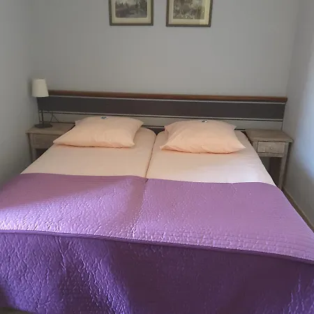 Domaine De La Tour Guest house Salavas